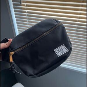 Hershel fanny pack